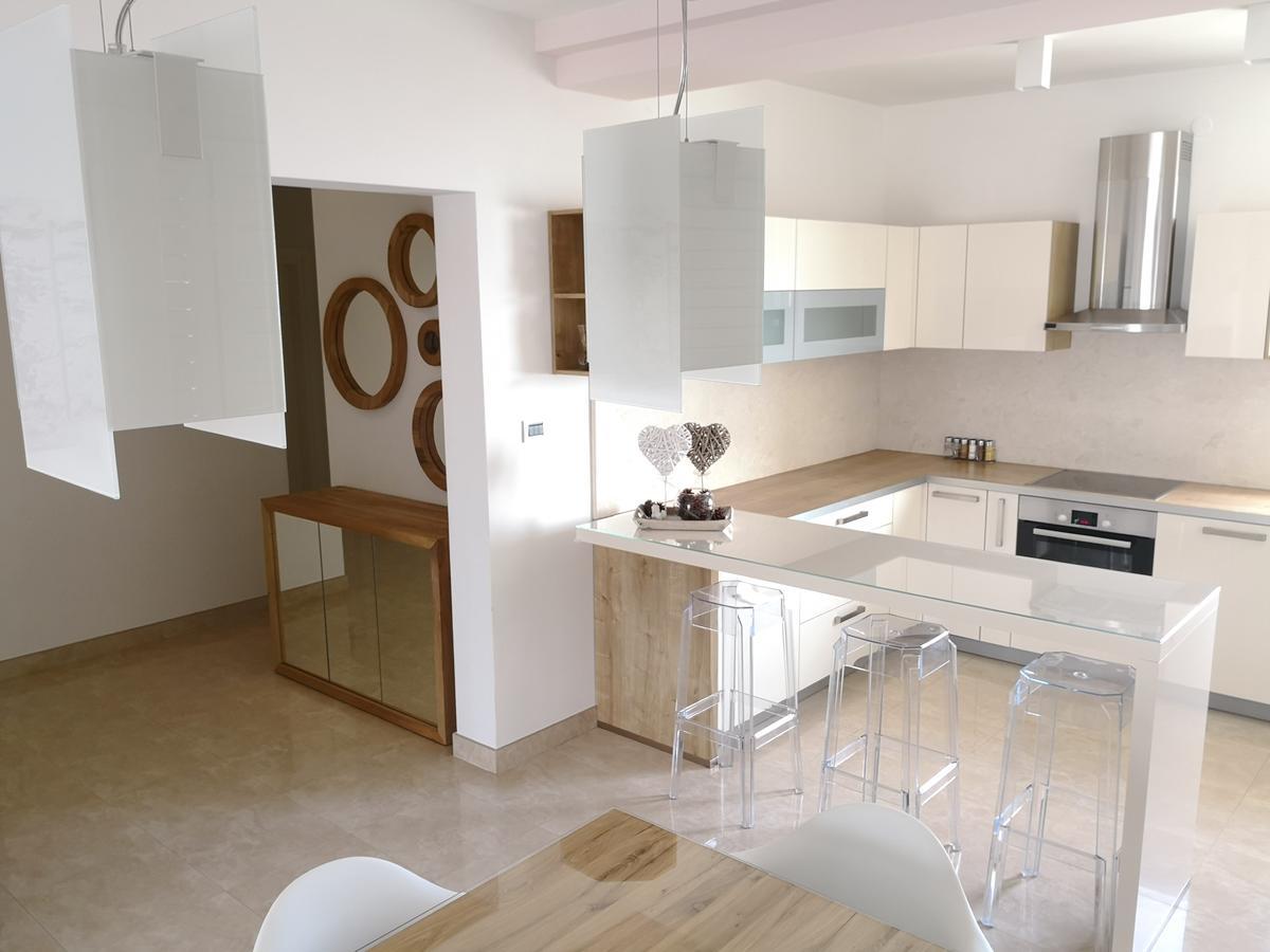 Apartment Toma Подстрана Екстериор снимка