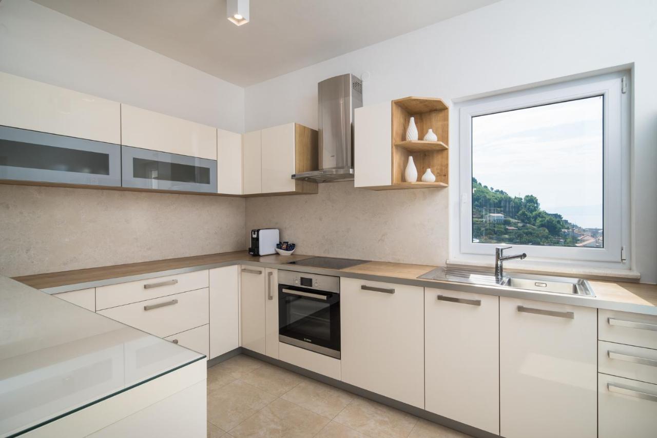 Apartment Toma Подстрана Екстериор снимка