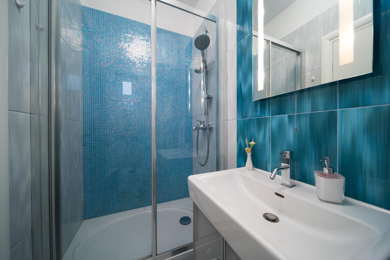 Apartment Toma Подстрана Екстериор снимка