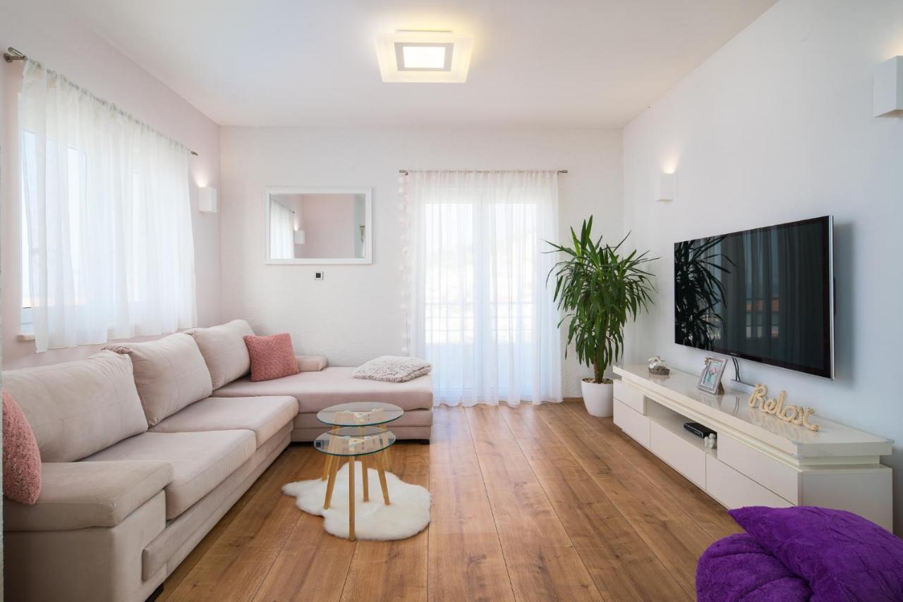 Apartment Toma Подстрана Екстериор снимка