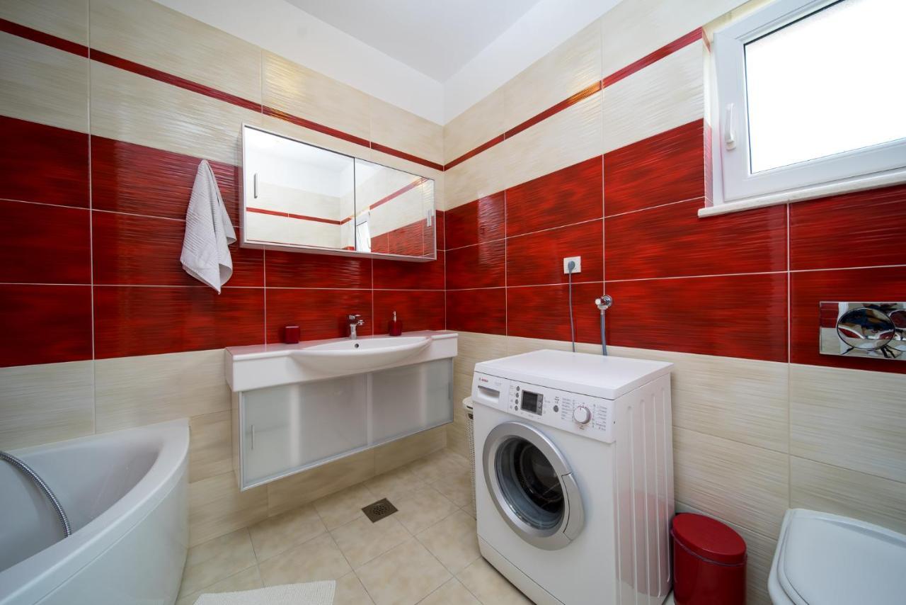 Apartment Toma Подстрана Екстериор снимка